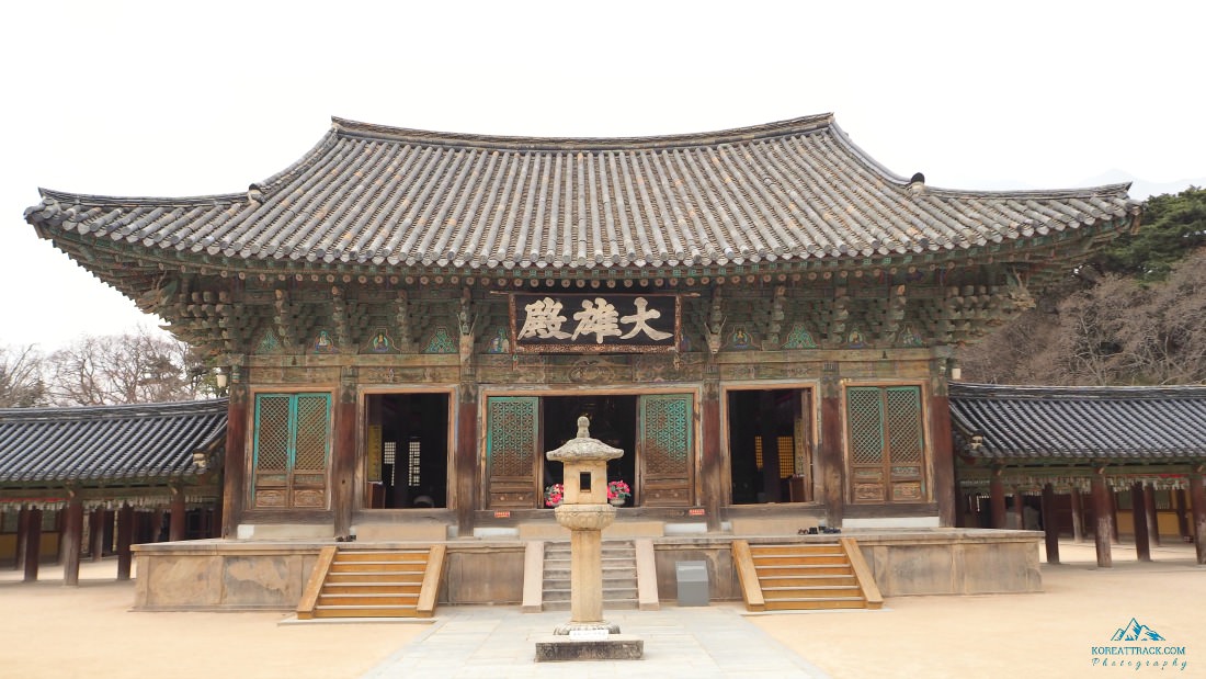 bulguksa-temple-daeungjeon-frontview