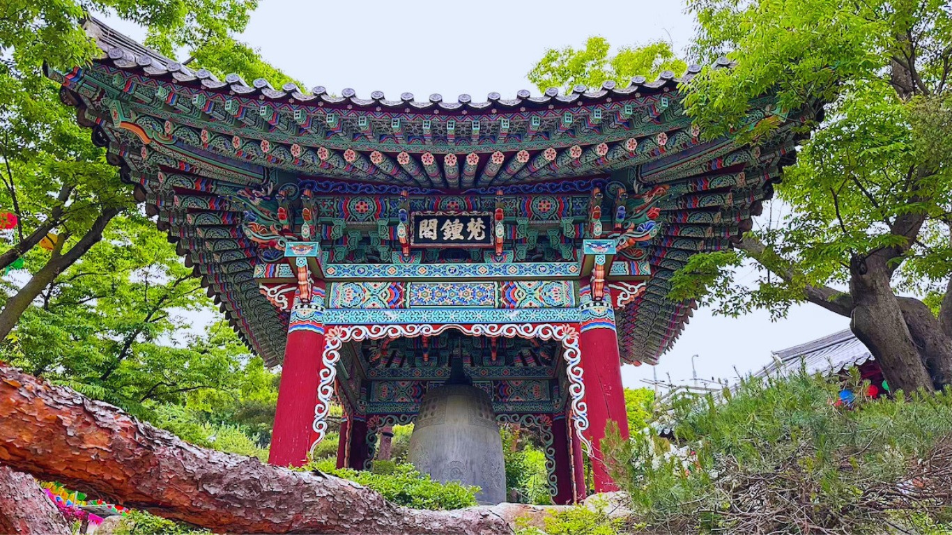 gilsangsa-temple-front-bell-pavilion-view
