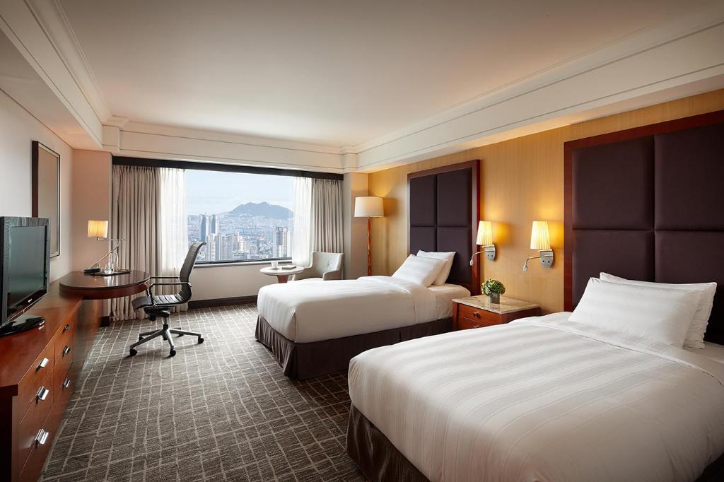 Exciting Busan South Korea Hotels provides you Busan's best hotels in the midst of her bustling and famous attractions. Explore its white beaches and landscape.