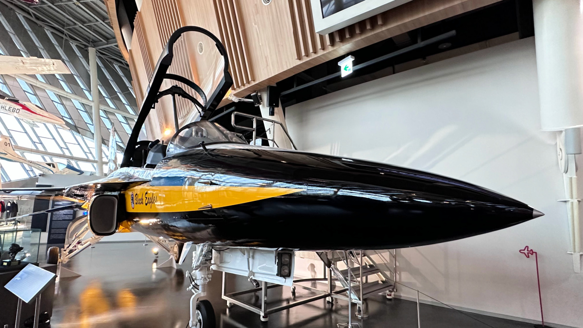 aviation-museum-jet-fighter