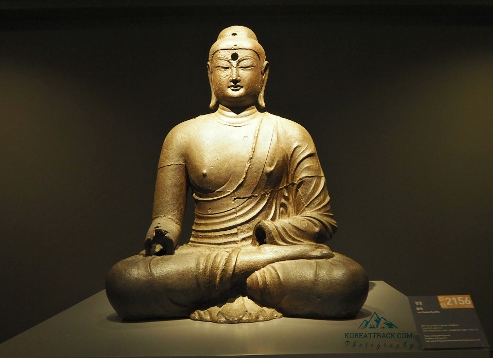 iron seated buddha seoul museum