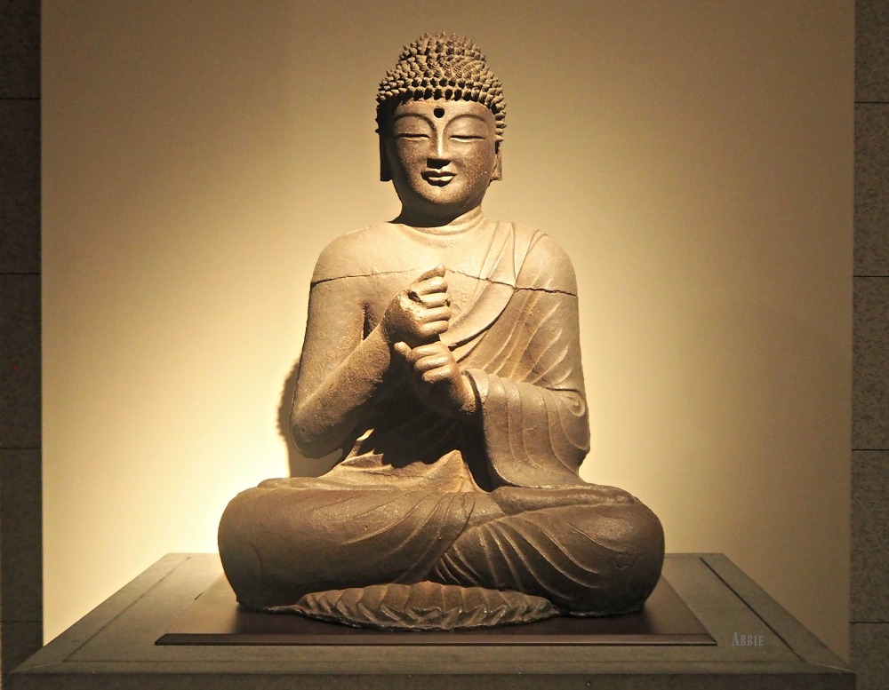 iron-buddha-statue