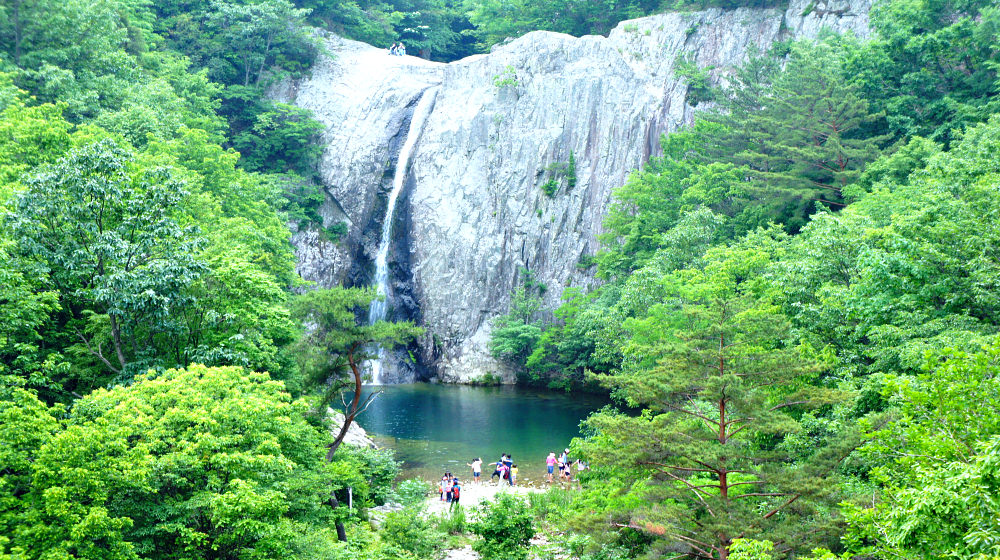byeonsanbando-national-park-falls