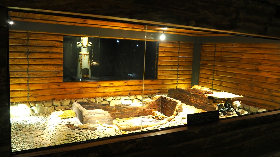 korean-royal-tombs