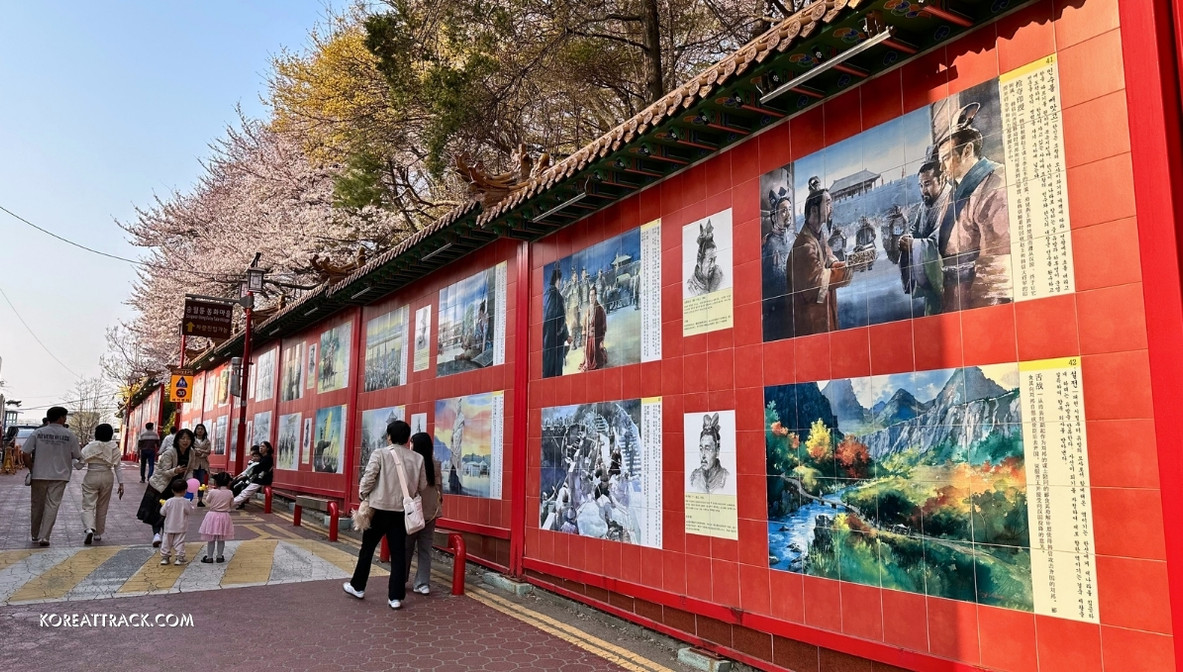 chinatown-in-incheon-samgukji-murals-left