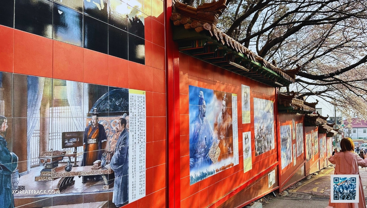 chinatown-in-incheon-samgukji-murals-right-view