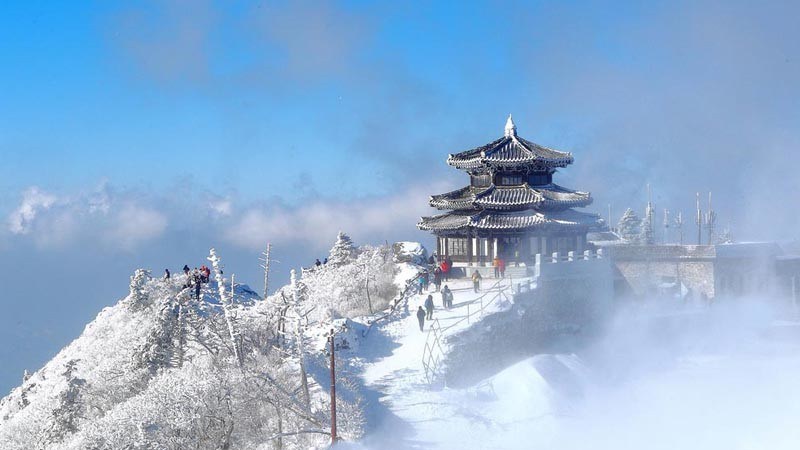 deogyusan mountain snow