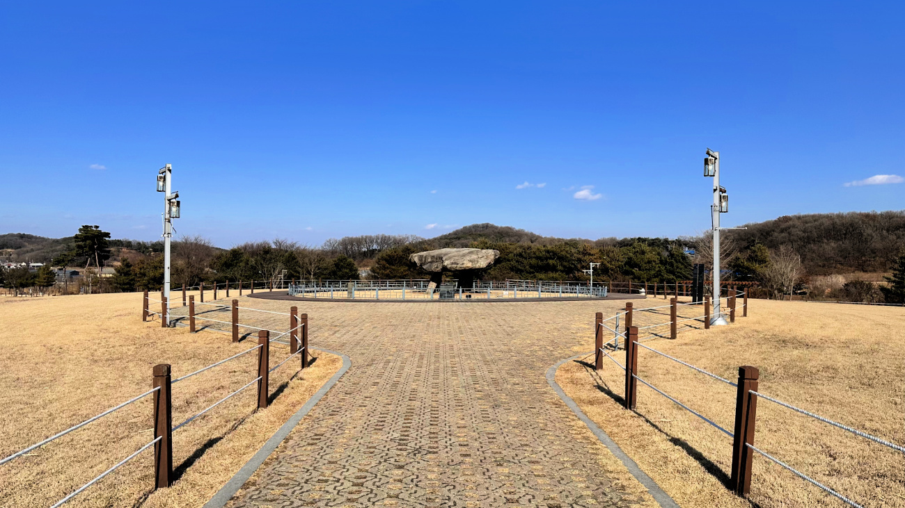 ganghwado-dolmens-bugeun-ri-distance-view