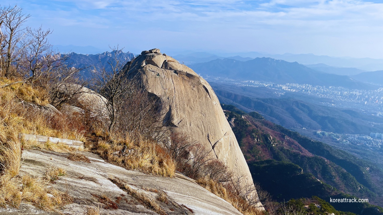 insubong-peak-bukhansan-national-park-other-side-view2