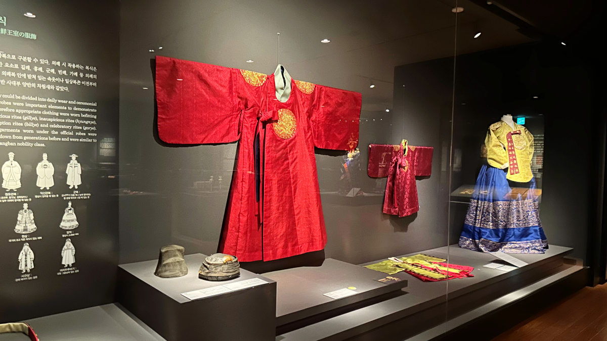 national-palace-museum-korea-royal-clothing