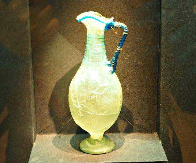 Silla-kingdom-Phoenix-Shaped Glass Vessel
Three-Kingdoms period (Silla), 5th century
Hwangnamdaechong, Gyeongju, Gyeongsang-do