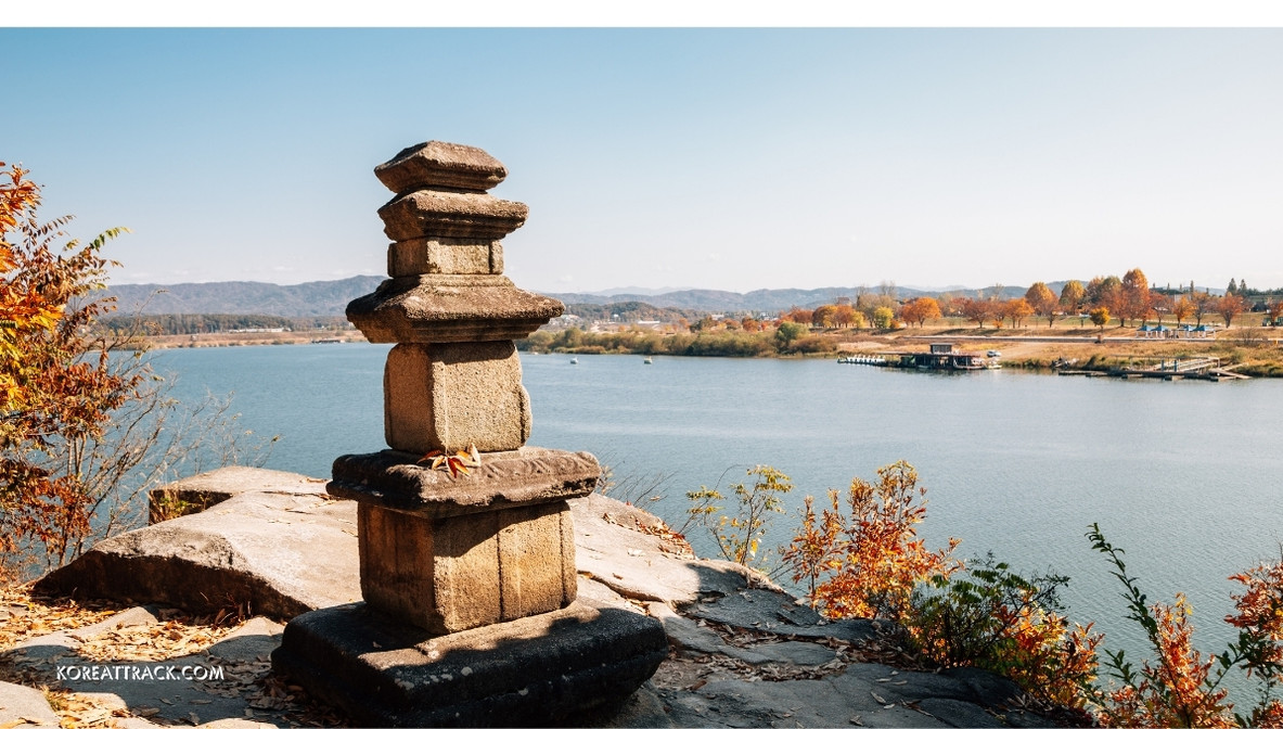silleuksa-temple-old-stone-pagoda-river