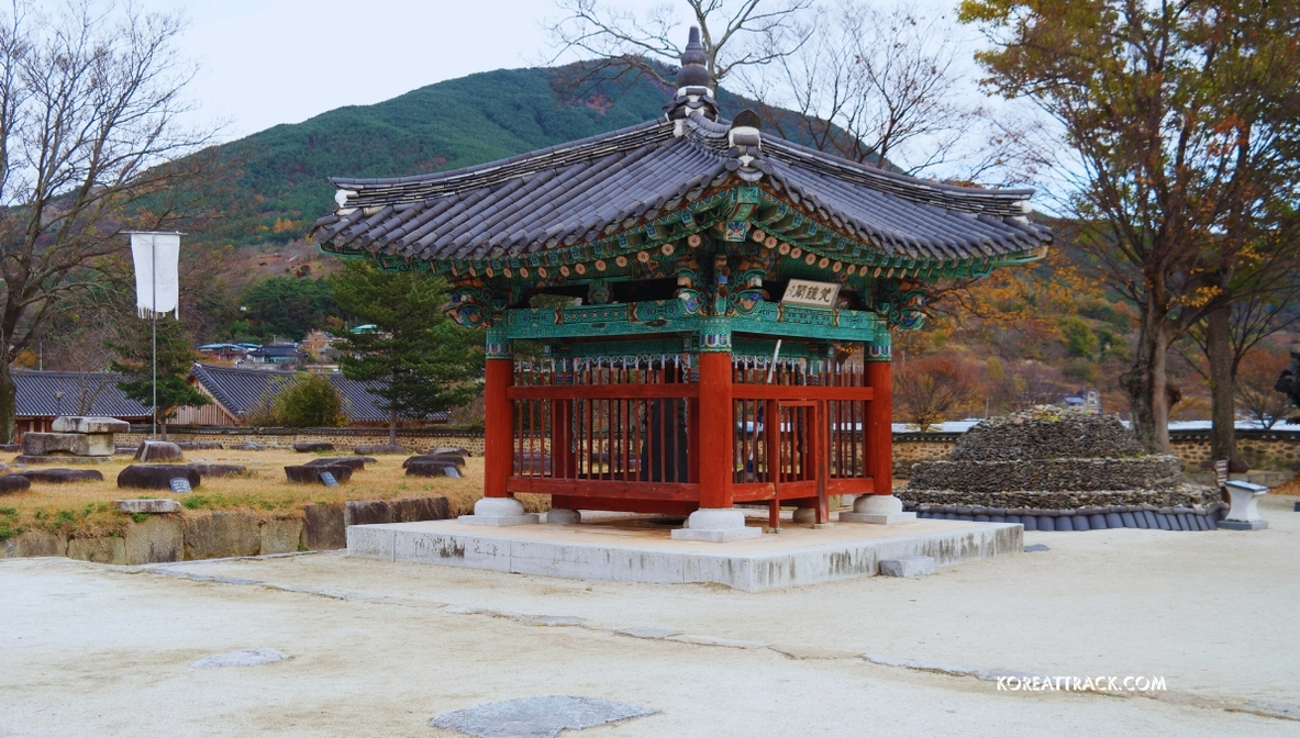silsangsa-temple-namwon-bell-pavilion-view