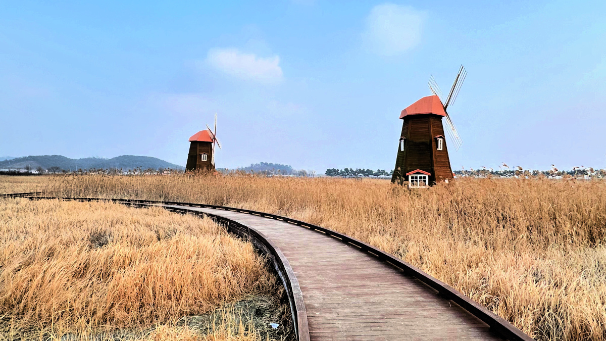 sorae-ecology-park-2-windmills