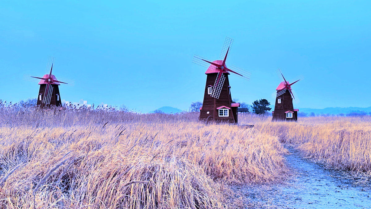 sorae-ecology-park-windmills-closeup