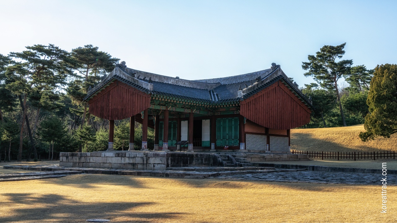taereung-royal-tomb-ceremony-hall-view