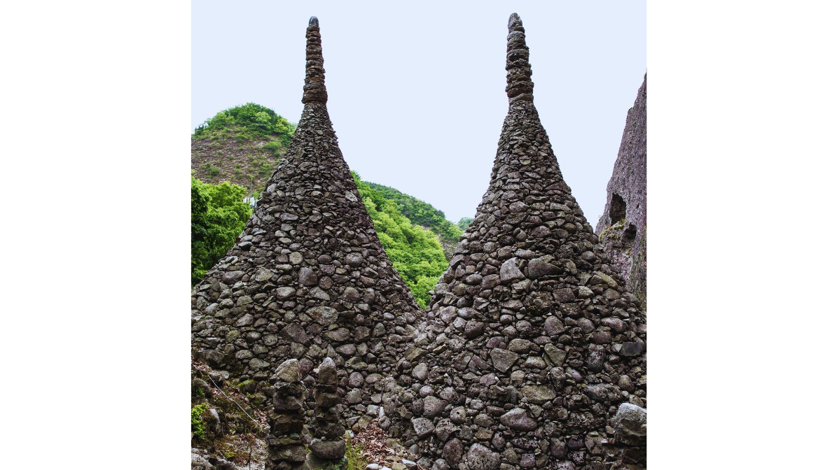 tapsa-temple-in-jinan-two-stone-pagodas-piles