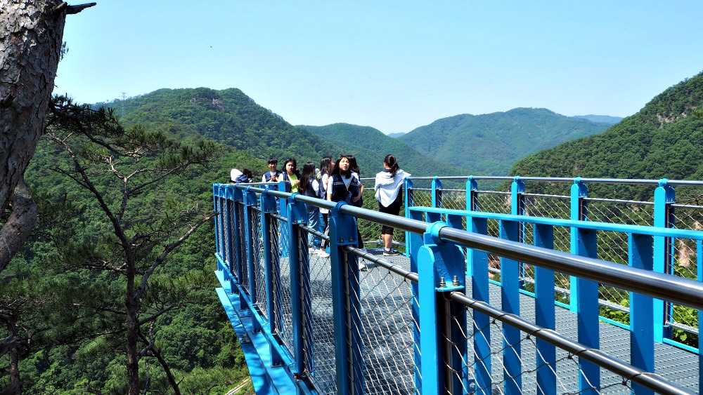 wonju-sogeumsan-rocking-bridge