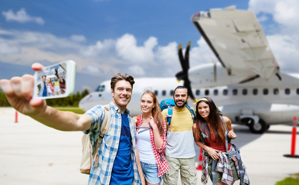 airplane travelers passengers
