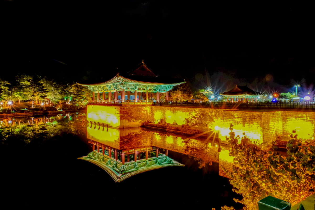 Anapji Pond is a top attraction in Gyeongju City representing one of Silla Dynasty's living testimonies of influence on Korean culture.