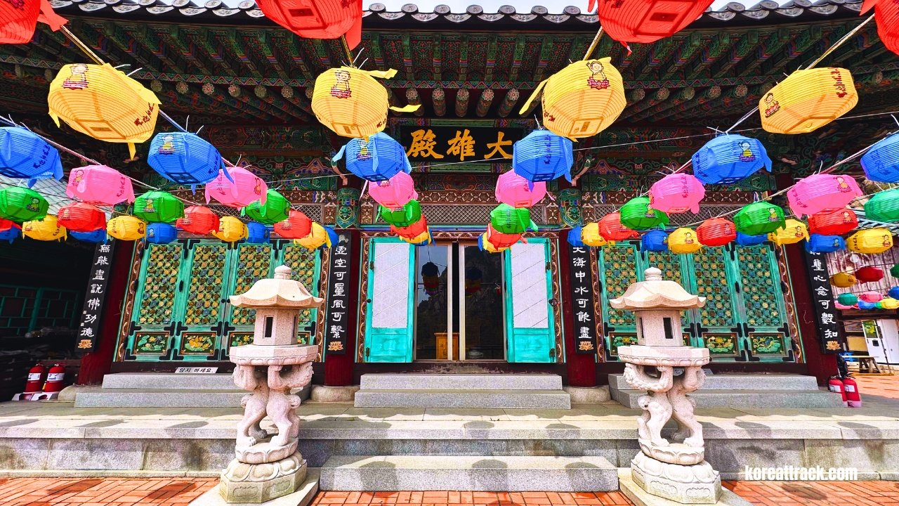 bukhansan-munsusa-temple-daeungjeon-front-view