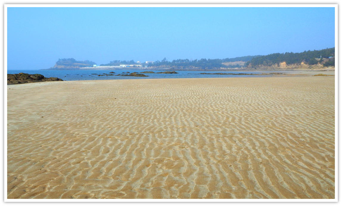 Byeonsan Beach is a famous beach located in the West Coast of South Korea. It is attracting thousands of beach-goers during the summer time and holidays. It is very accessible by public and private vehicles. The sandy beach is soft and suited for various fun activities. 