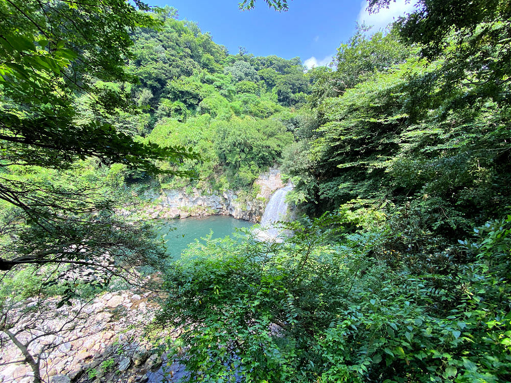 cheonjeyeon-waterfall