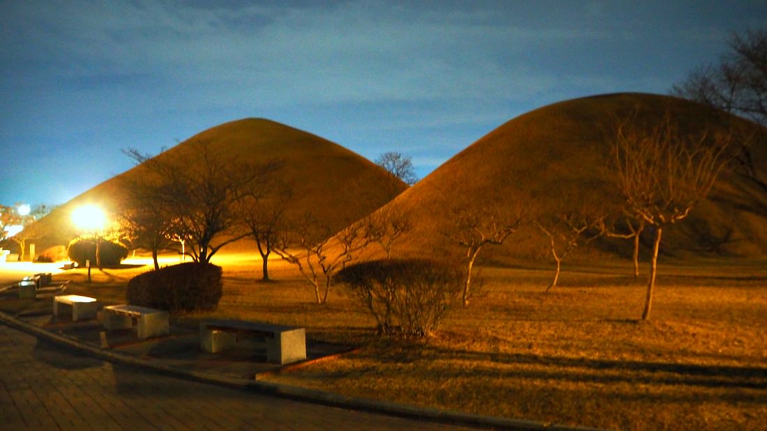 gyeongju-royal-tombs
