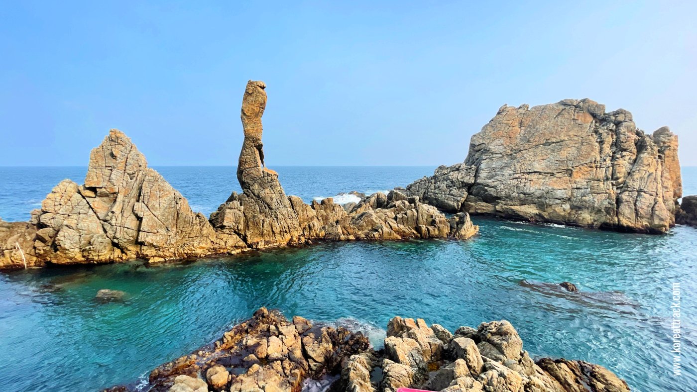 Chotdae Bawi Rock Formation is an amazing attraction in Samcheok City, Gangwon Province. It is by the seaside designed with comfortable facilities for visitors.