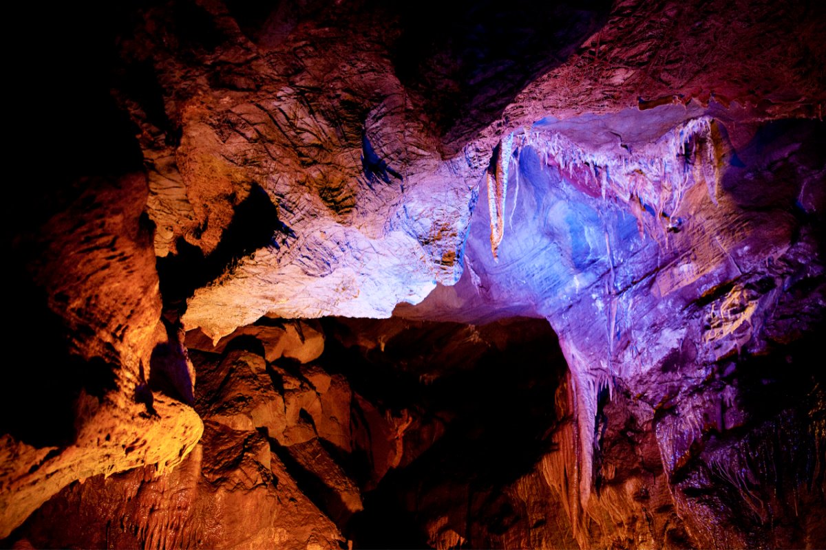 Daegeumgul Cave is an exciting cave discovered in Samcheok City. It is formed over 350 million years ago featuring stalactites, stalagmites, falls, basins, etc.