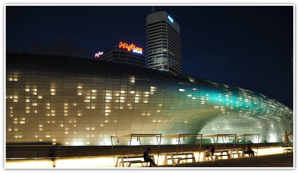 Seoul South Korea Hotels page introduces you to the top brass hotels and accommodation in Seoul, Korea. These top hotels are located nearby attractions areas.