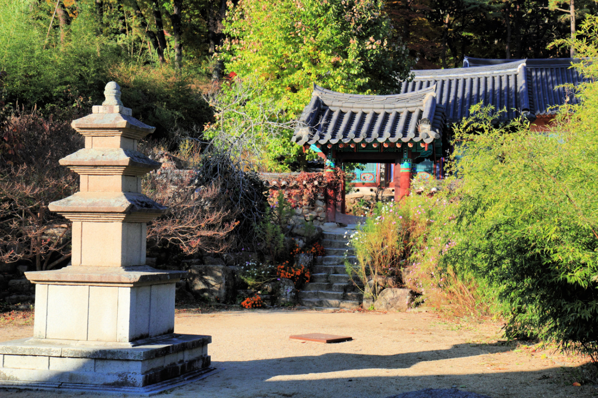 donghwasa temple stone pagoda carving