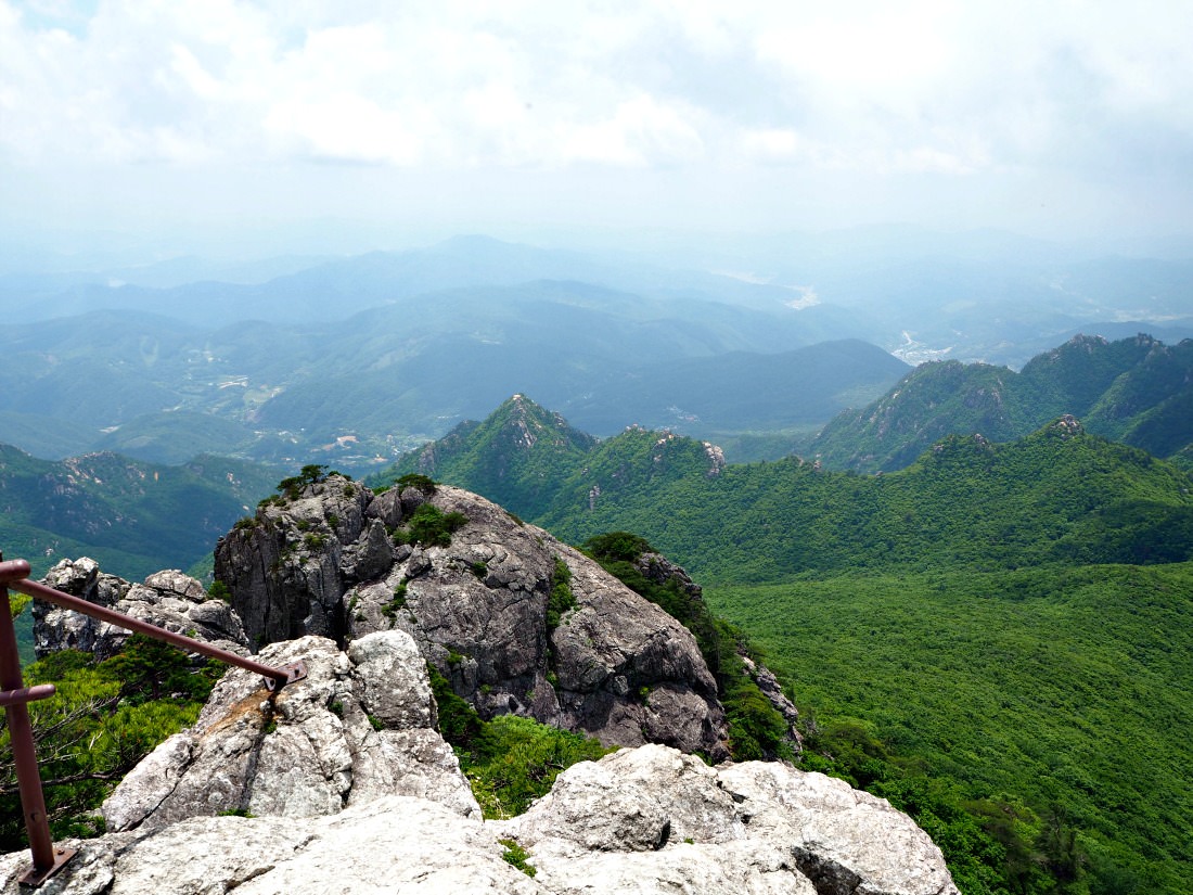 gayasan-mountain-rocks-views