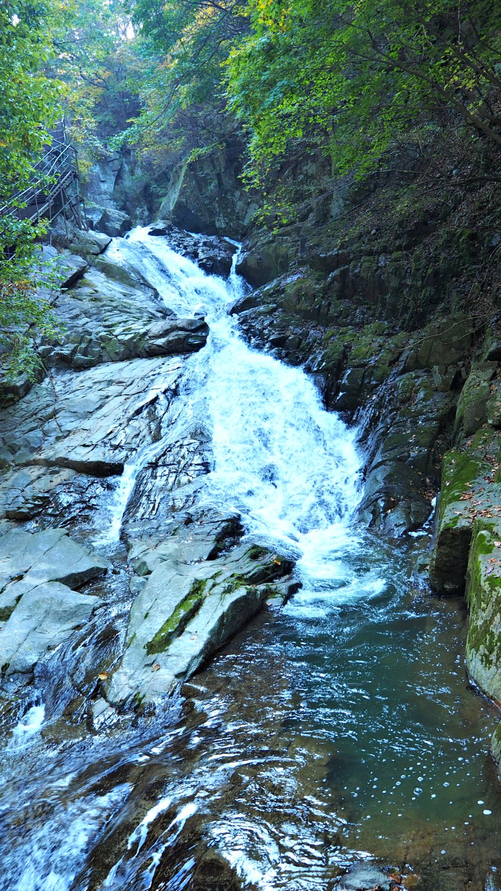 guryong-falls