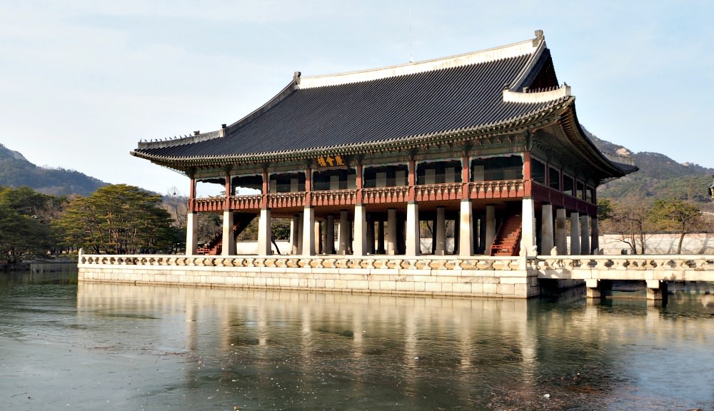 gyeongbokgung-gyeonghoeru-pavilion