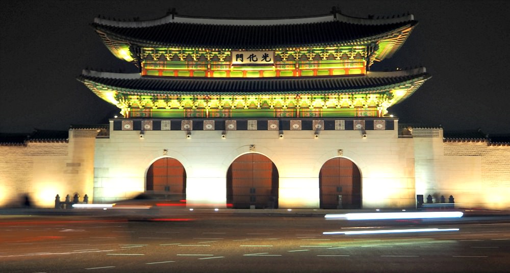 gyeongbokgung-palace-gwanghwamun-gate-night