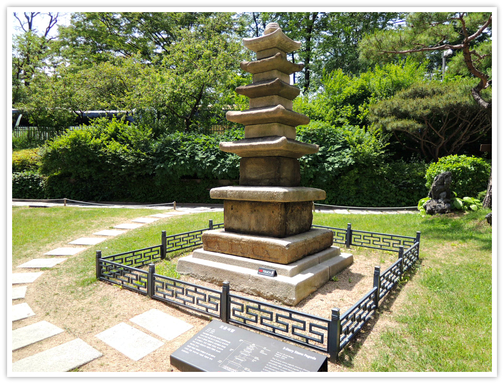 stone-pagoda-seoul-museum-of-history