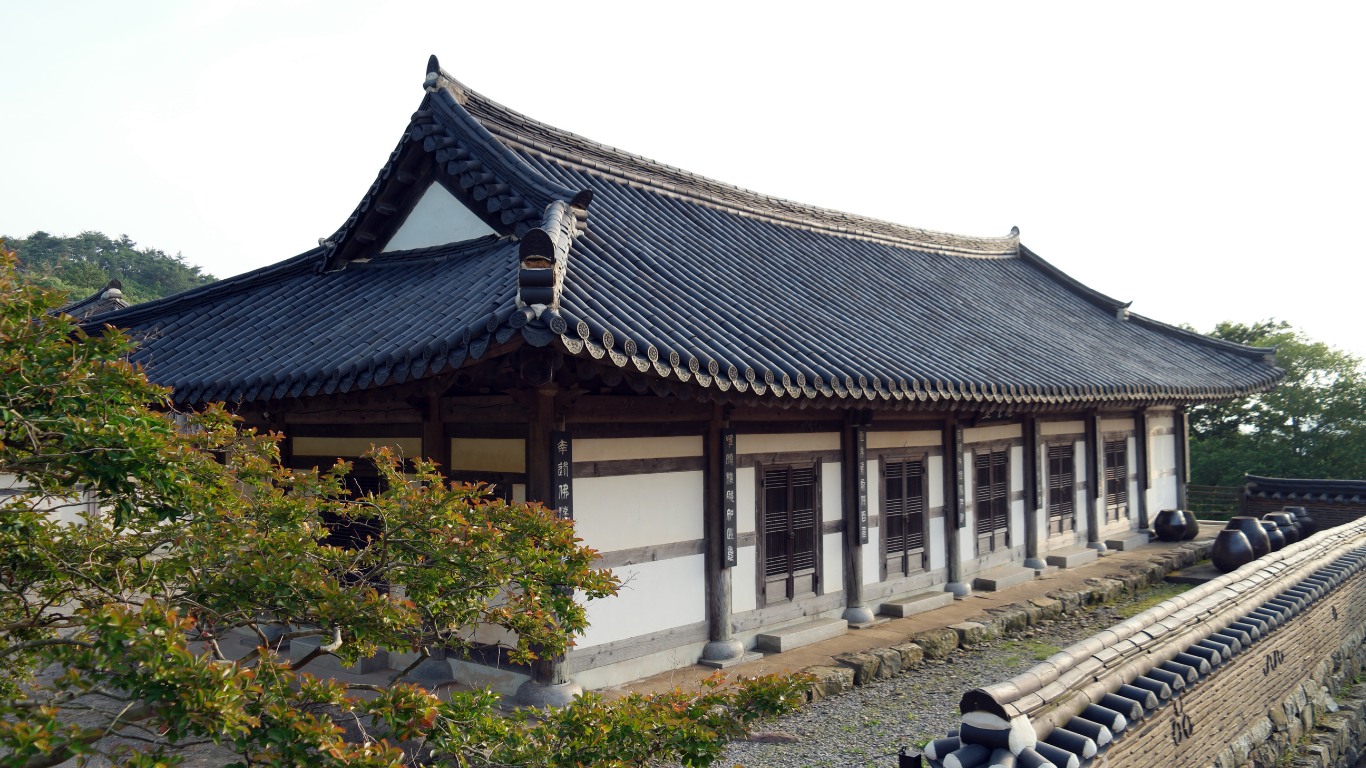 mihwangsa-temple-huge-hall-view