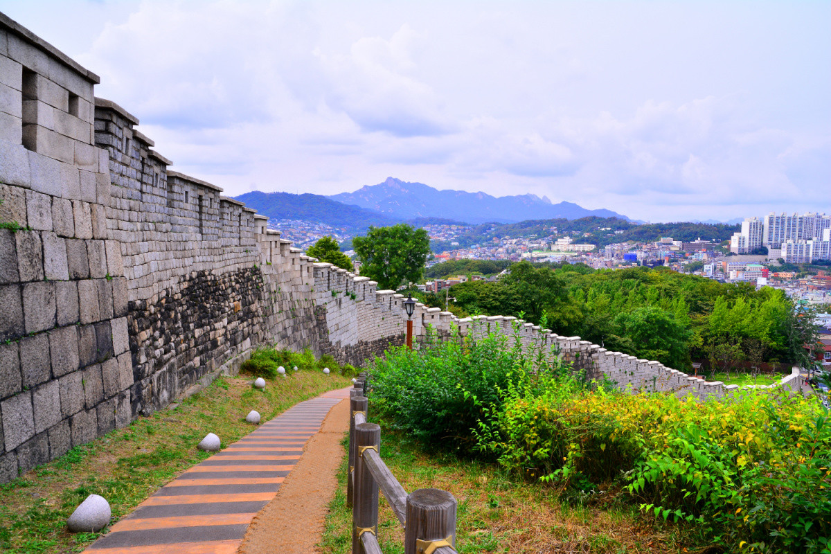 naksan mountain in seoul walls city view