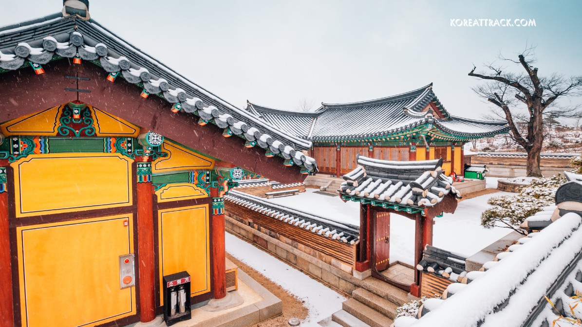 naksansa-temple-yangyang-snow-ground-view