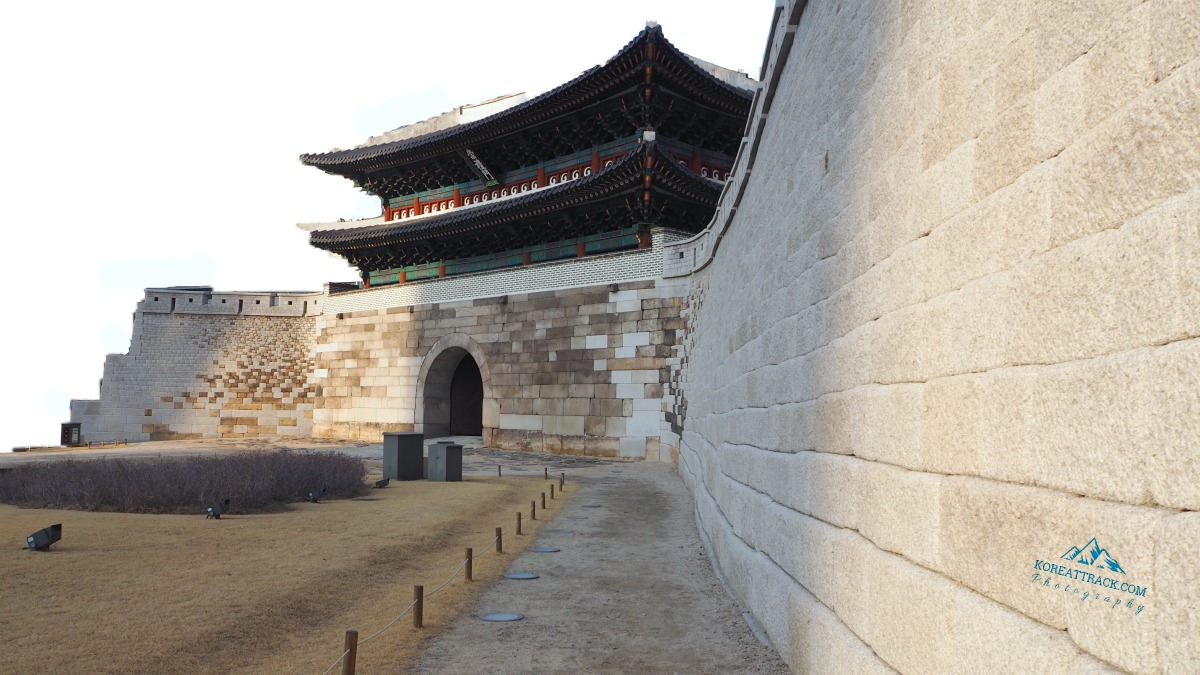 sungnyemun-gate-wall