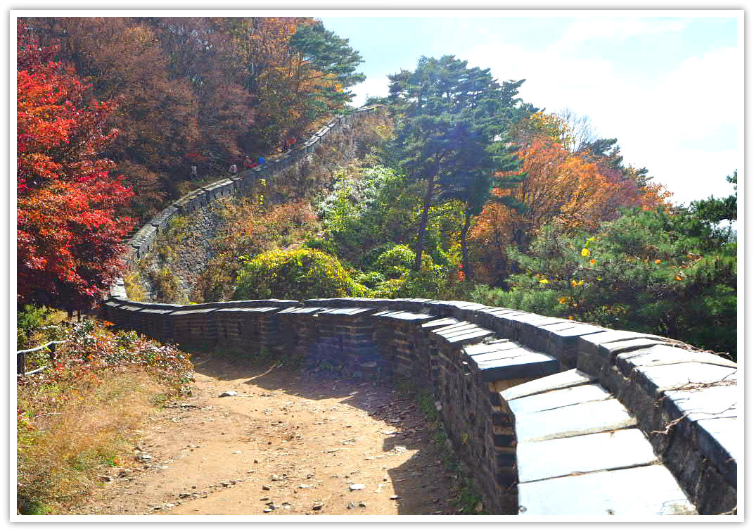 namhansanseong-wall-autumn