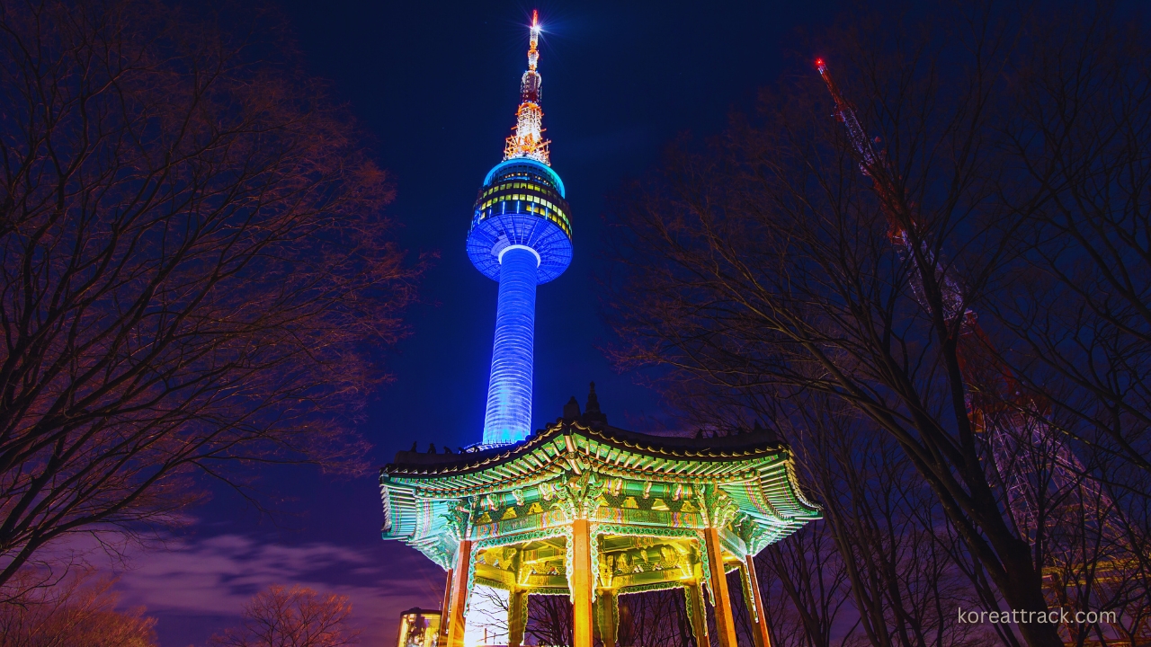 namsan-cable-car-in-seoul-tower- evening-view