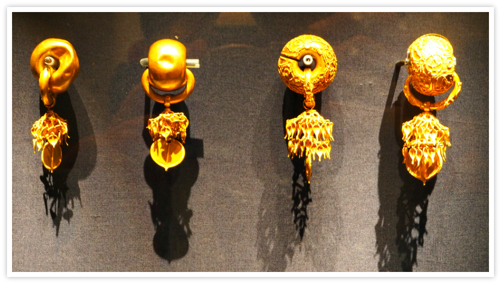 royal-gold-earrings