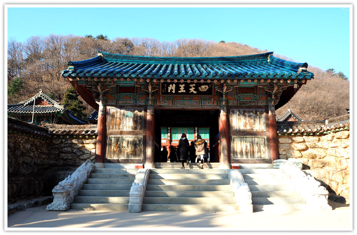 shinheungsa-temple-seoraksan