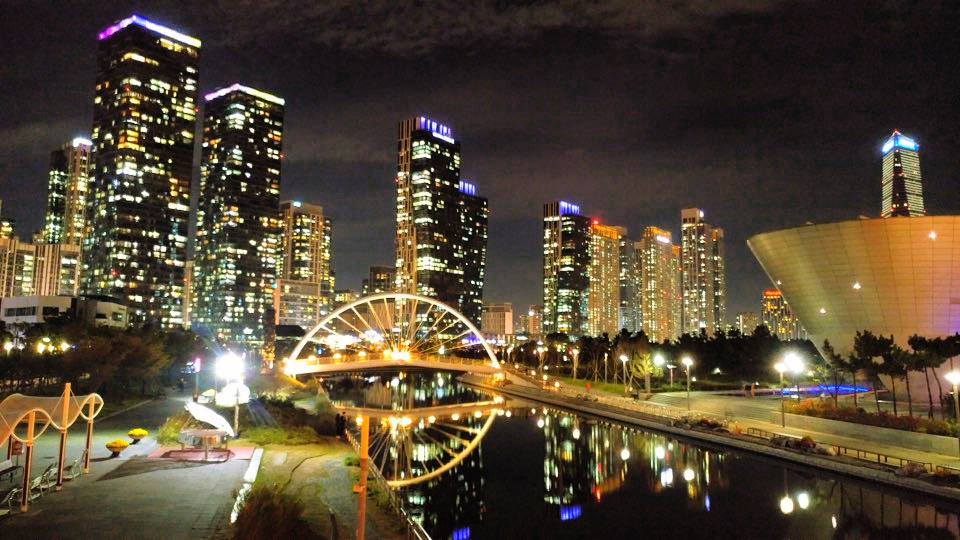 songdo-central-park-evening-canal-view
