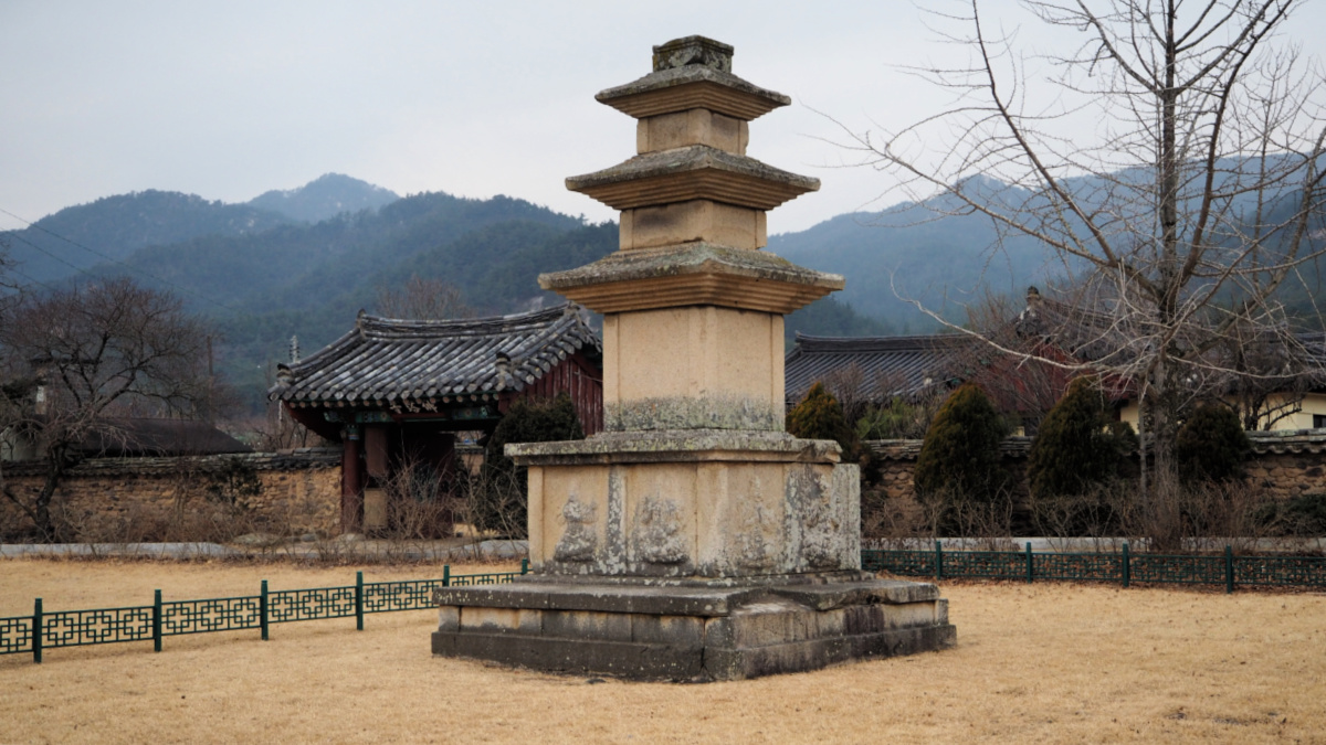 yeombulsa-temple-pagoda