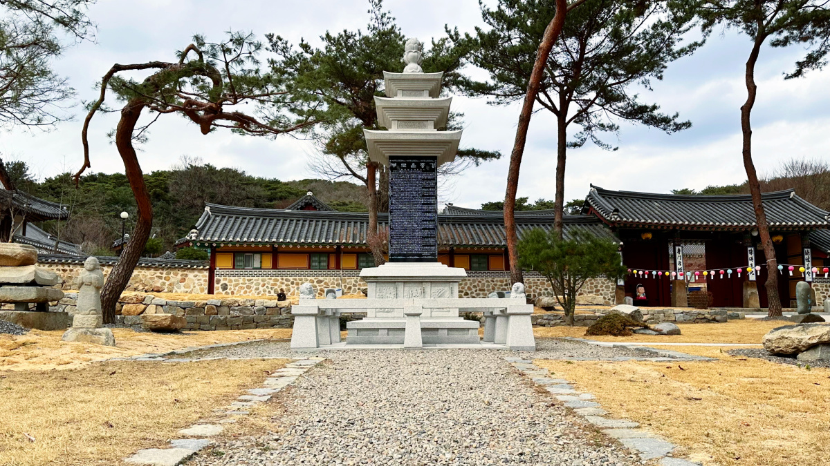 yongjusa-temple-filial-pity-pagoda-2