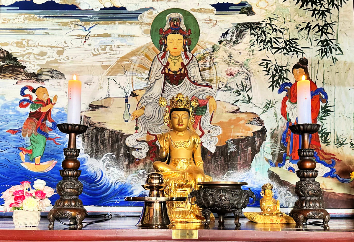 yongjusa-temple-bodhisattva-of-compassion
